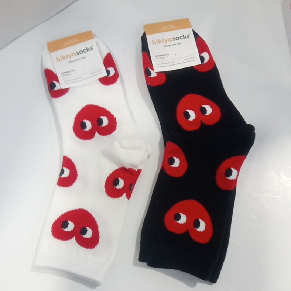 Kikiya Heart Socks US Size 6-8 Women's 2 Pair (1 Black & 1 White) Made in Korea